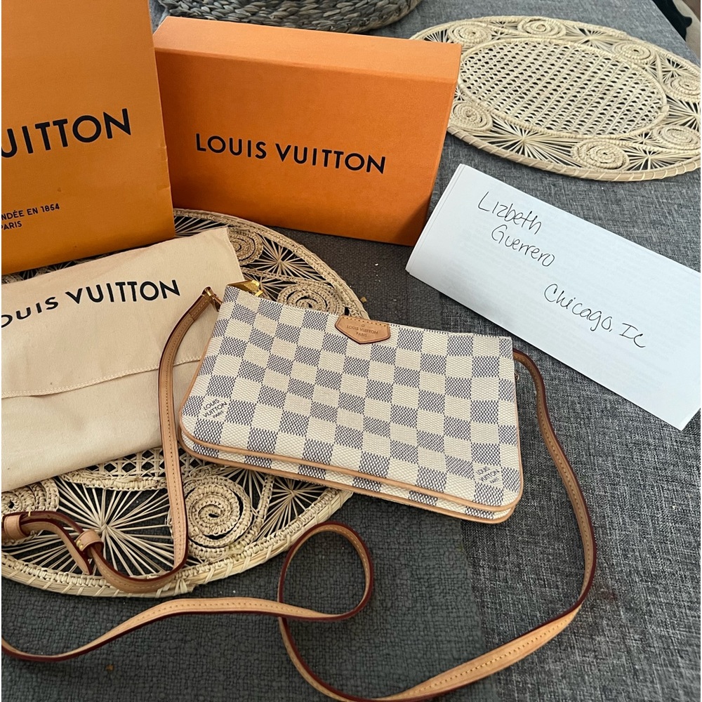 Like New, used a few times. Purchased 10/2022. Included shipping with insurance.